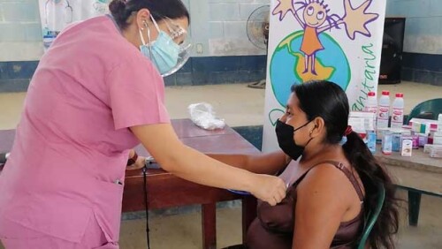 GUATE_JORNADA MEDICA MUJERES.jpg